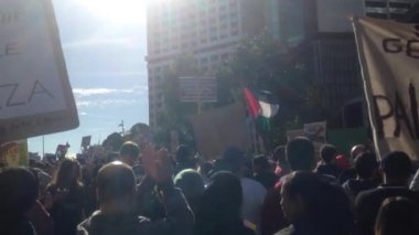 Dur İsrail-Filistin çatışması kadar protestocu grup toplantısı. Brisbane, Avustralya