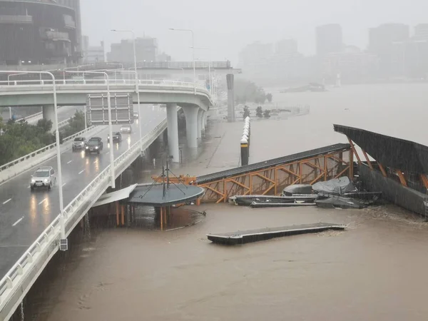 Brisbane Australia Februari 2022 Cuaca Dan Hujan Lebat Turun Dari Stok Foto Bebas Royalti