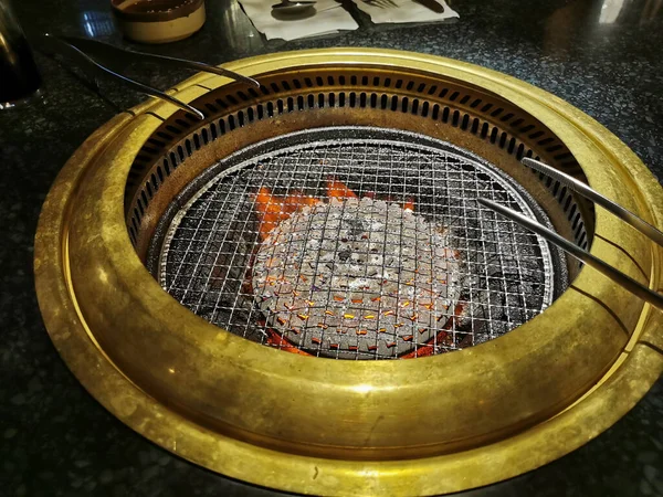 Grill Bbq Stove Japanese Yakiniku Two Tongs — Stockfoto