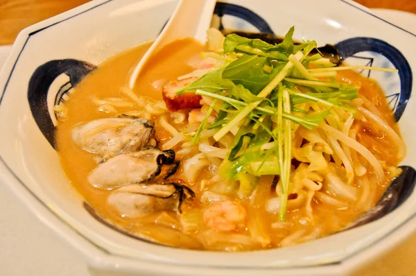 Berühmte Nagasaki Miso Champon Austernnudel Mit Meeresfrüchtesuppe Warm Zum Mittagessen — Stockfoto