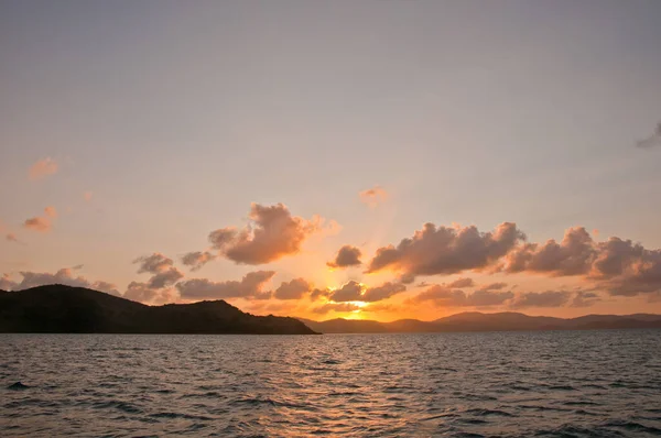 Sunset Scene Peaceful Serene Mountain Island Pacific Ocean Hamilton Island — Fotografia de Stock