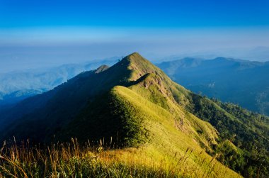 dağ ve bulut içinde kanchanaburi, khao chang peuk, Tayland