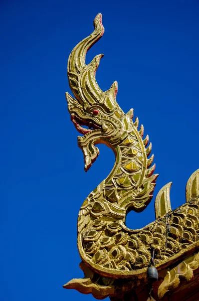 Dragon thaïlandais ou statue du roi de Naga — Photo