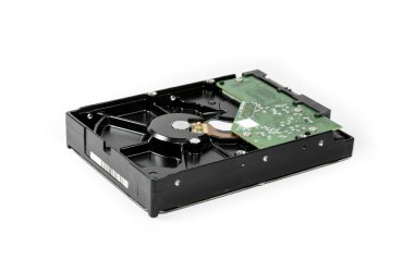 beyaz zemin üzerinde masaüstü sabit disk sürücüsü