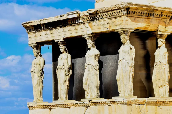 Starożytne ganek caryatides w Akropolu, Ateny, Grecja — Zdjęcie stockowe