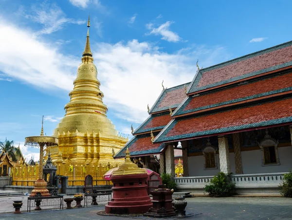 Wat phra that hariphunchai, Provinz Lamphun, Thailand — Stockfoto