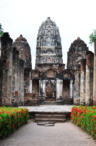Wat si sawai - oude boeddhistische tempel in sukhothai historische — Stockfoto