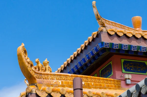 Telhado de templo estilo chinês tradicional — Fotografia de Stock