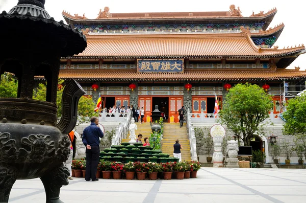 HONG KONG, MARCH 28, Tian Tan Buddha, also known as the Big Buddha, is a large bronze statue of a Buddha located at Ngong Ping, Lantau Island, in Hong Kong on 28 March 2014. — Stock Photo, Image