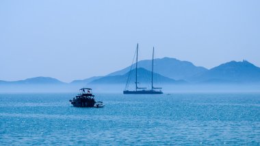 mavi deniz okyanus yüzey yaz tatili yelken yelkenli ile