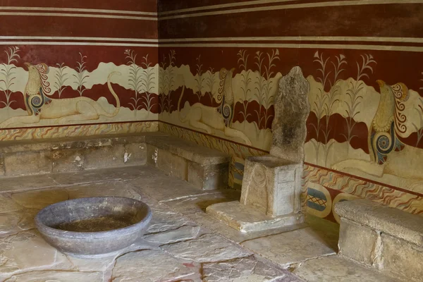 Le trône du roi au palais de Knossos — Photo