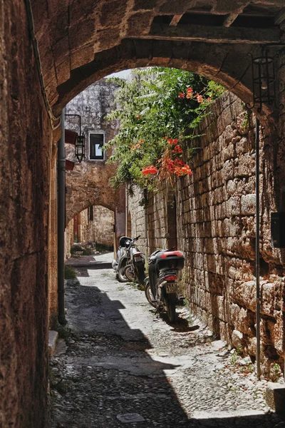 Gasse in Rhodos-Stadt — Stockfoto