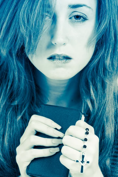 Monochrome portrait of religious woman — Stock Photo, Image