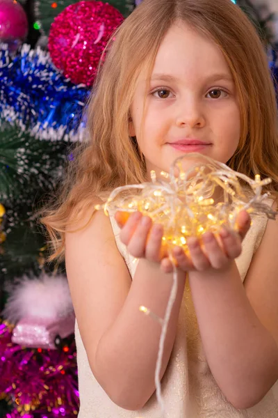 Vacker Elegant Flicka Nära Julgranen Nyår — Stockfoto