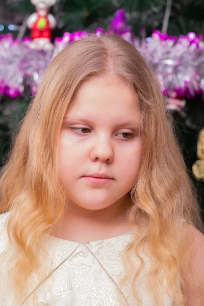 Vacker Elegant Flicka Nära Julgranen Nyår — Stockfoto