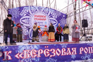 Kyshky Uennar Tatili: Tatar 'da kış eğlencesi. Pushkino, Moskova 'da Tatar tatili. Rusya - 5 Şubat 2022.