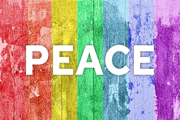 Pokój Tle White Peace Słowo Tęczy Kolory Drewniane Tło — Zdjęcie stockowe