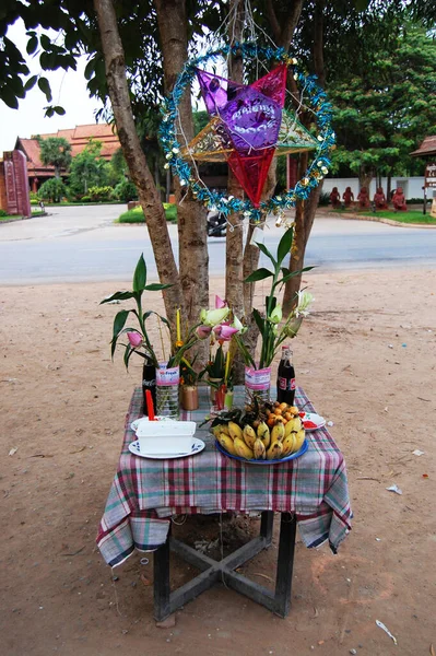 Cambodjaanse Mensen Offeren Offers Voedsel Drankjes Voor Rite Bieden Respect — Stockfoto