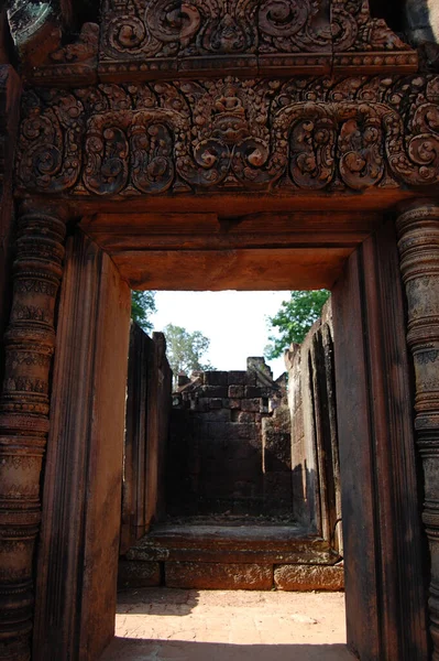Socha Vyřezávání Starověké Zříceniny Starožitné Budovy Prasat Banteay Srei Nebo — Stock fotografie