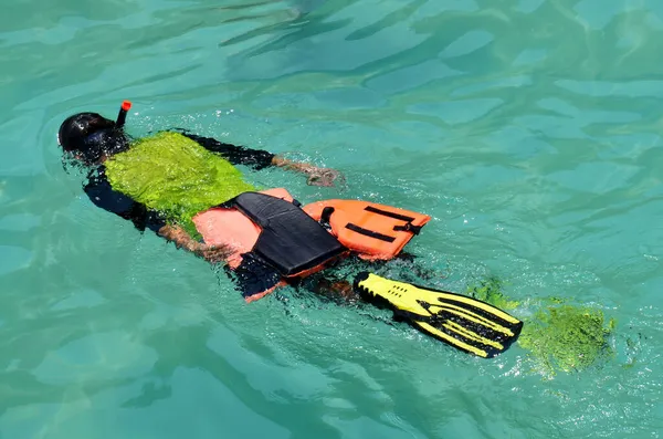 Thailändare Och Utländska Resenärer Resa Besöka Simning Och Snorkling Dykning — Stockfoto