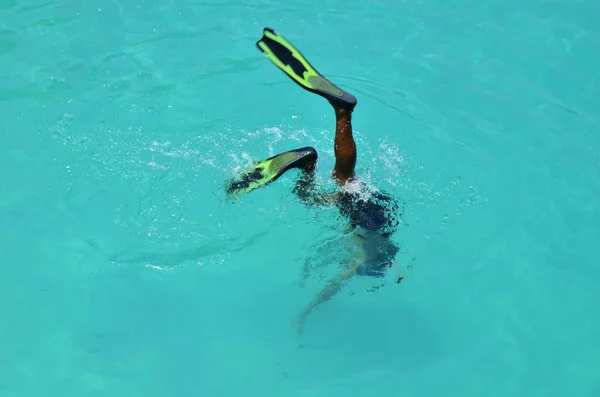 Thaise Mensen Buitenlandse Reizigers Reizen Naar Zwemmen Snorkelen Scuba Duiken — Stockfoto