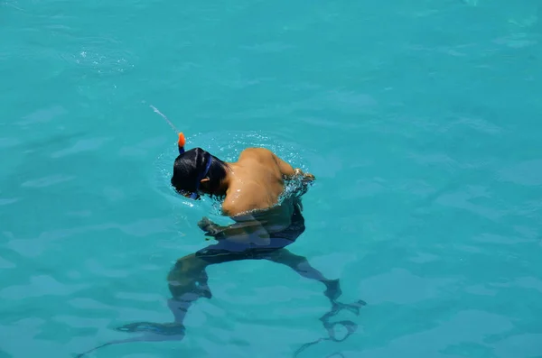 Thaise Mensen Buitenlandse Reizigers Reizen Naar Zwemmen Snorkelen Scuba Duiken — Stockfoto