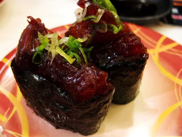 Sushi Prato Tradicional Japonês Arroz Vinagado Preparado Cobertura Com Frutos — Fotografia de Stock
