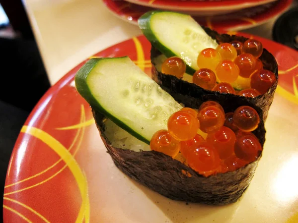 Sushi Plato Tradicional Japonés Arroz Vinagre Preparado Con Carnes Frutas —  Fotos de Stock