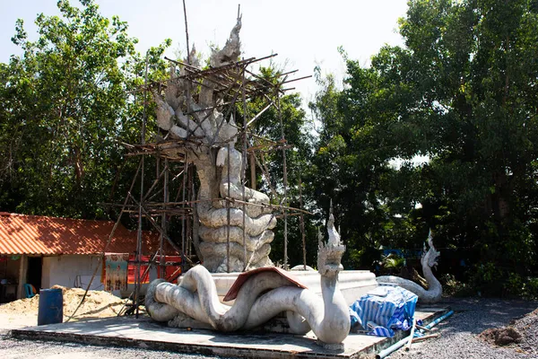 Escultor Tailandés Gente Profesional Construir Escultura Tallar Buddha Naka Estatua — Foto de Stock