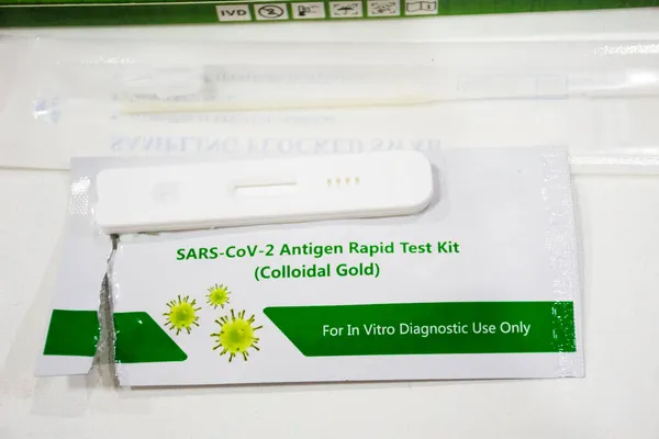 Testování Rychlé Antigen Test Kit Vlastní Test Pro Thajské Lidi — Stock fotografie