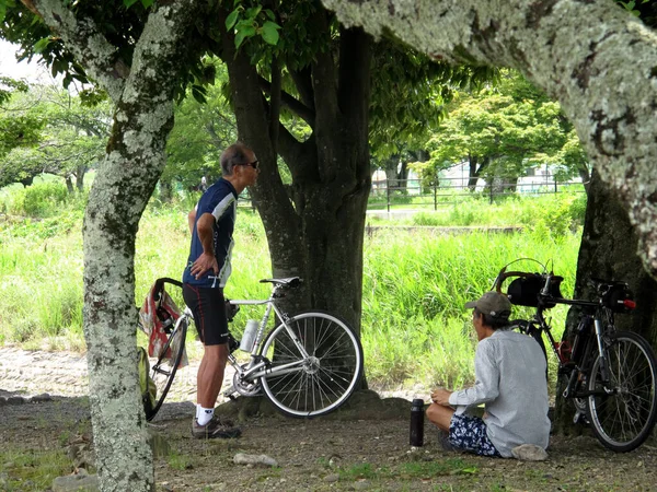 Japonský Stařec Lidé Cestování Návštěva Jízda Koni Nebo Kole Silniční — Stock fotografie