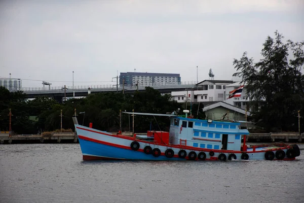 Ver Paisaje Cielo Nublado Paisaje Urbano Samutprakarn Con Barco Carga — Foto de Stock