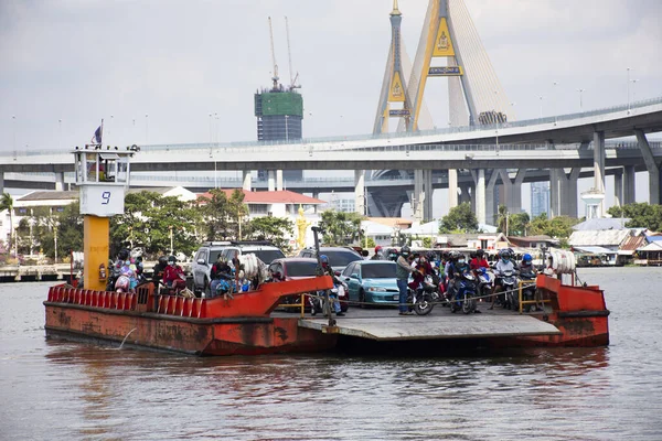 Transbordador Pasaje Tailandés Ferry Barcaza Transporte Llevar Recoger Vehículo Cruzando — Foto de Stock