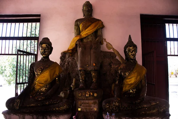 Antigas Ruínas Antiga Estátua Buda Wat Prasat Nakhon Luang Temple — Fotografia de Stock