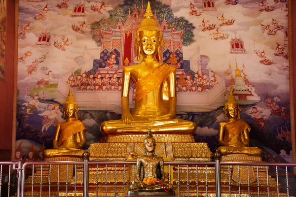 Estatua Buda Para Pueblo Tailandés Viajero Extranjero Visita Respeta Oración —  Fotos de Stock