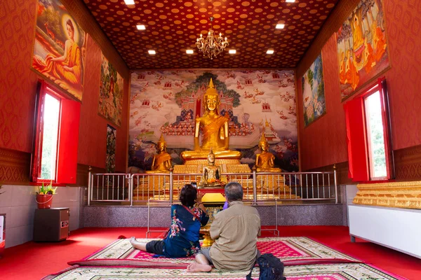 Estatua Buda Para Pueblo Tailandés Viajero Extranjero Visita Respeta Oración — Foto de Stock