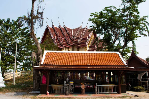 2022年1月27日 在泰国Suphanburi市Si Prachan的Wat Tenplai庙宇里 为泰国人举行了神秘的朝拜仪式 Chao Mae Takhian Thong Thrine — 图库照片