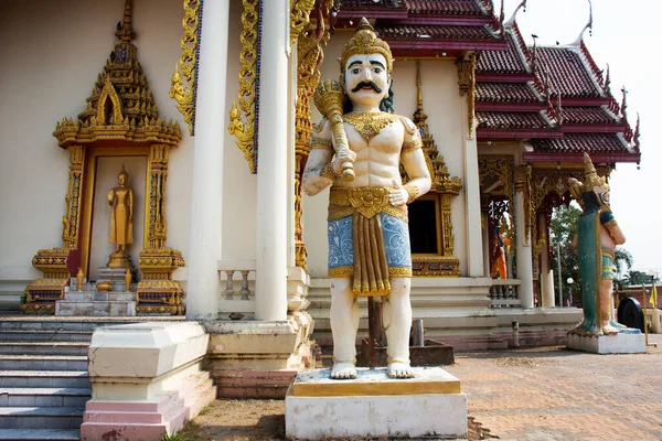 Цари Тао Wessuwan Васавана Kuvera Гигантская Статуя Тайцев Путешествовать Визит — стоковое фото