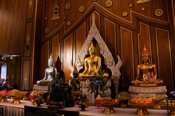 Estatua Buda Para Gente Tailandesa Los Viajeros Extranjeros Visitan Respetan —  Fotos de Stock