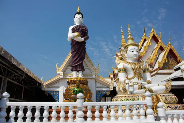 Statue Bouddha Attitude Debout Tenant Aumônes Bol Pang Umbat Pour — Photo