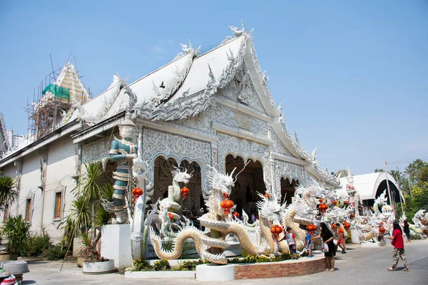 タイ人や外国人旅行者のためのワット プラチャラット バムランまたはラン マン寺院は タイのナコンパトムで2022年1月27日にカムペン セーン市で神聖な謎で訪問し 祈りを尊重します — ストック写真