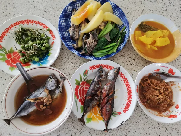 Cocinero Tailandés Cocina Fusión Tradicional Comida Tailandesa Del Sur Establecido — Foto de Stock