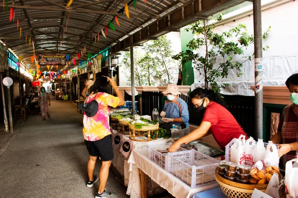 Thai People Foreign Travelers Walking Travel Visit Shopping Food Drinks — Foto Stock