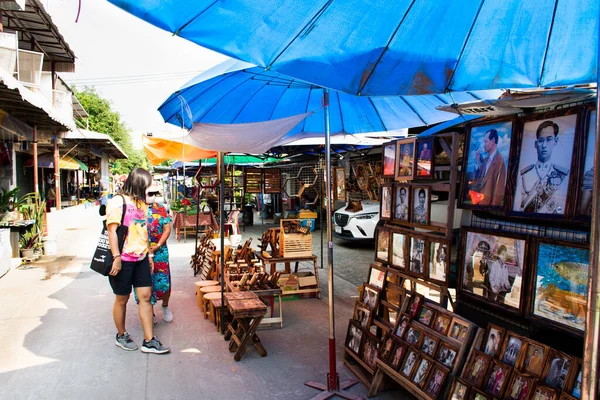 Thajci Zahraniční Cestovatelé Pěší Turistiku Navštívit Nákupy Potravin Nápoje Produkty — Stock fotografie