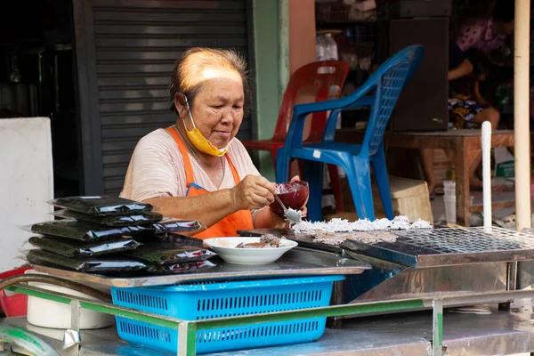 Thai Besitzer Leute Süße Dessertladen Verkauf Von Lebensmitteln Getränke Produkte — Stockfoto