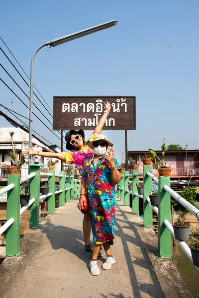 Thai Senior Mother Young Daughter Women Wearing Fabric Mask Travel — Stock Photo, Image