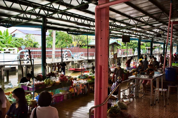 Los Viajeros Extranjeros Tailandeses Que Viajan Pie Visitan Tiendas Alimentos — Foto de Stock