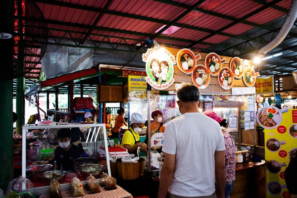 Thai People Foreign Travelers Walking Travel Visit Shopping Food Drinks — Foto Stock