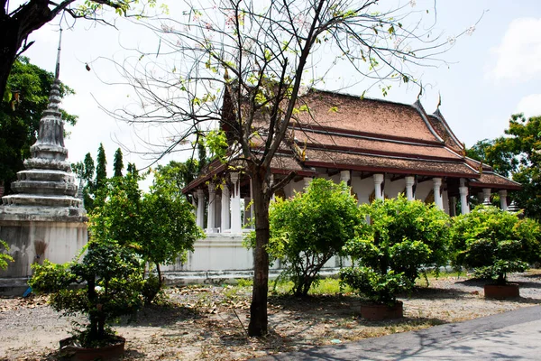 Taylandlı Yabancı Gezginler Için Antik Mimari Inşa Edilmiş Ubosot Kilisesi — Stok fotoğraf