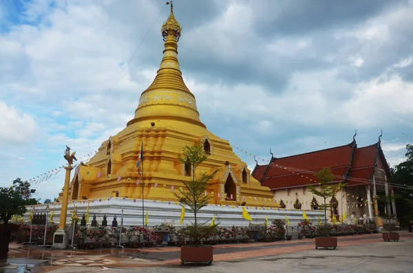 Große Goldene Phraborommathat Nakhon Chum Stupa Oder Große Goldene Phra — Stockfoto